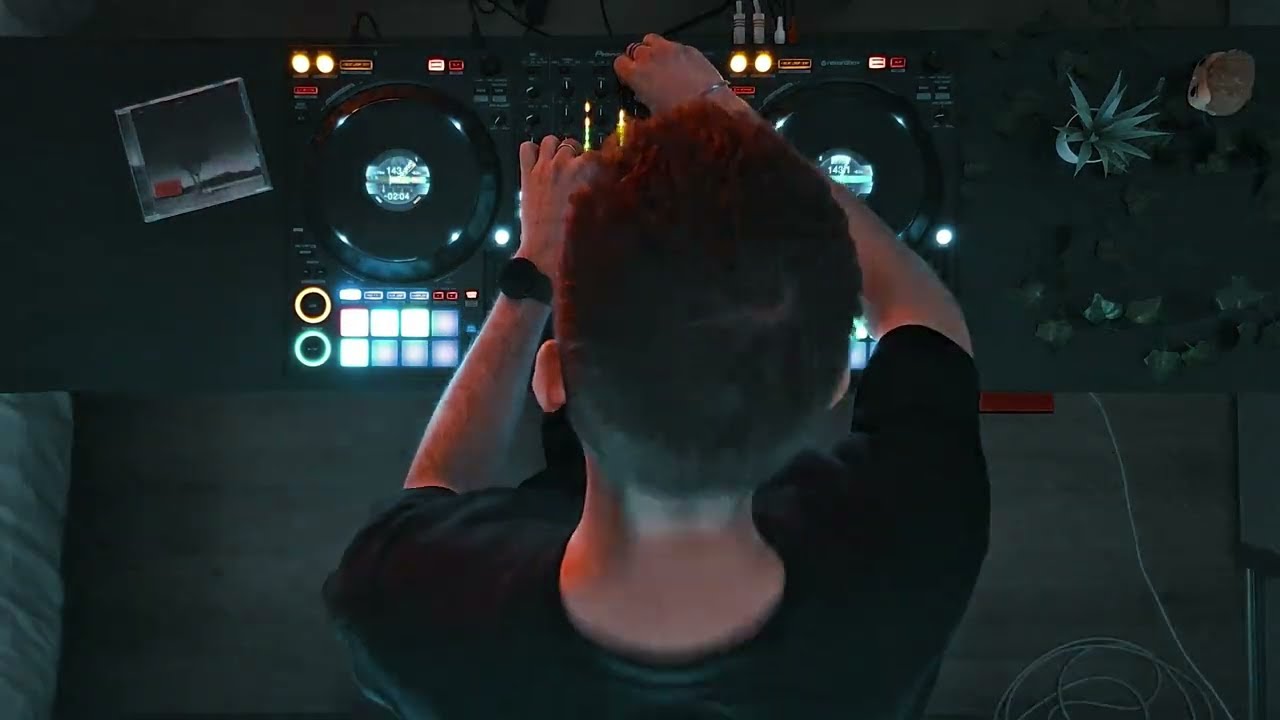 UK Garage / Dubstep DJ Set | Moving on album mix, video thumbnail